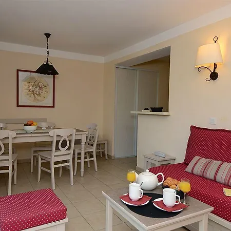 Pierre & Les Coteaux De Pont-royal Hotel Mallemort