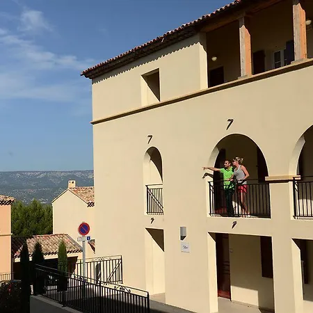 Pierre & Les Coteaux De Pont-royal Hotel