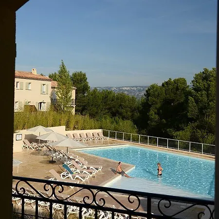 Pierre & Les Coteaux De Pont-royal 4* Mallemort