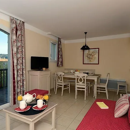 Pierre & Les Coteaux De Pont-royal Hotel Mallemort
