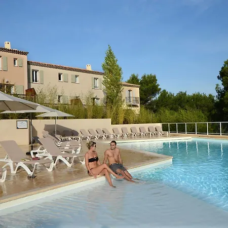 Pierre & Les Coteaux De Pont-royal Hotel