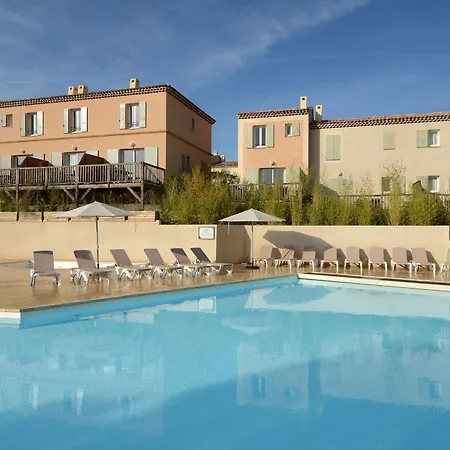 Hotel Pierre & Les Coteaux De Pont-royal